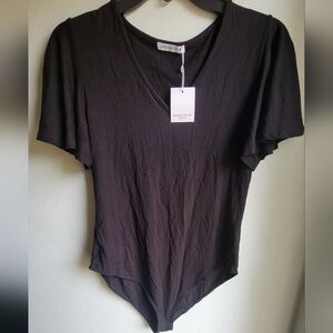 MANGOPOP stretch black  V neck bodysuit. Size M. NWT*